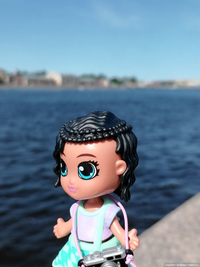 Санкт-Петербург: Берен и фламинго у фонтана и на набережной Невы