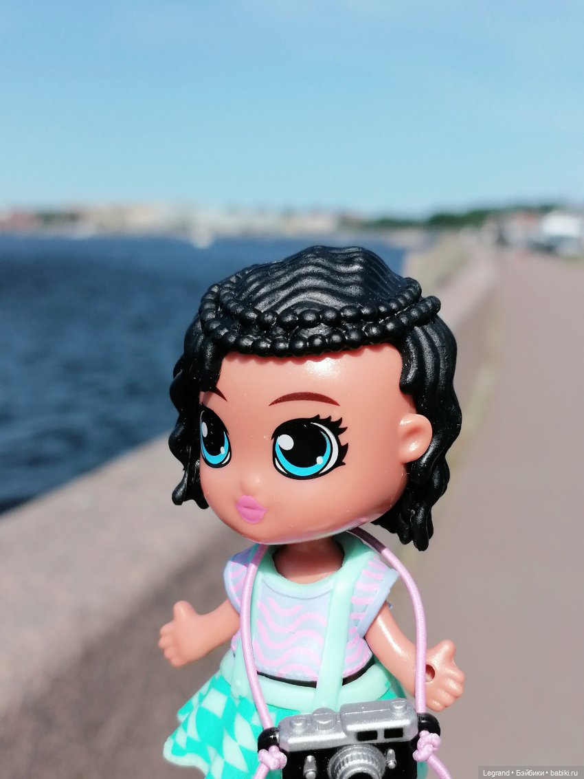 Санкт-Петербург: Берен и фламинго у фонтана и на набережной Невы