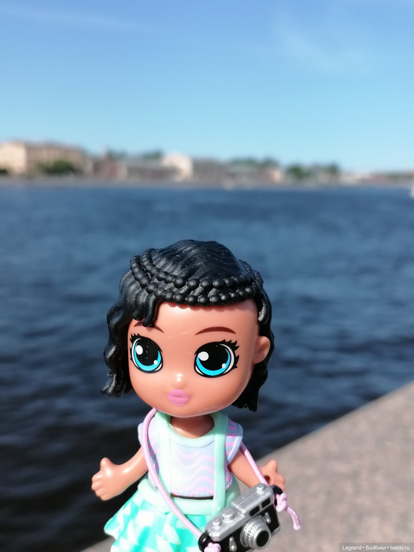 Санкт-Петербург: Берен и фламинго у фонтана и на набережной Невы