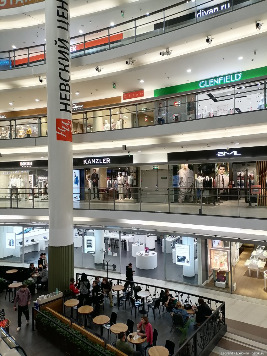 Санкт-Петербург: питомцы на Лиговском и в ТК "Невский Центр"