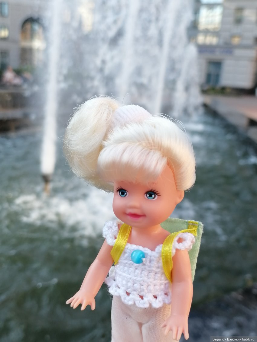 Лурения - Петербург: Камилла у фонтана