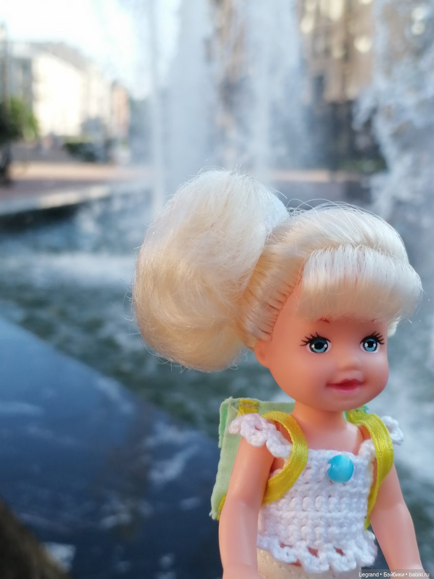 Лурения - Петербург: Камилла у фонтана