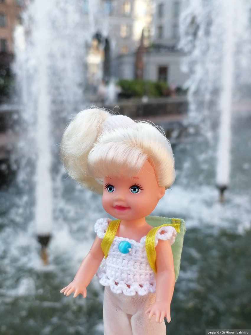 Лурения - Петербург: Камилла у фонтана