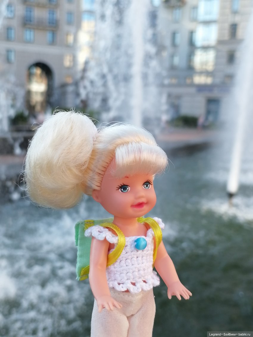 Лурения - Петербург: Камилла у фонтана