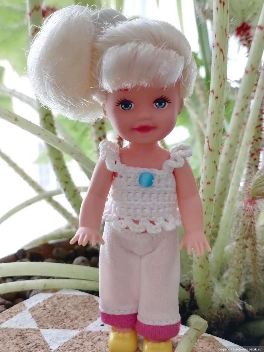 Лурения - Петербург: Камилла у фонтана