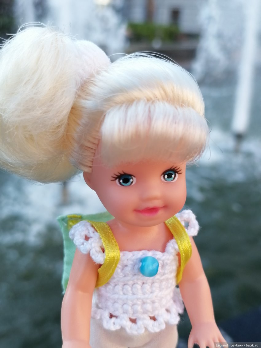 Лурения - Петербург: Камилла у фонтана