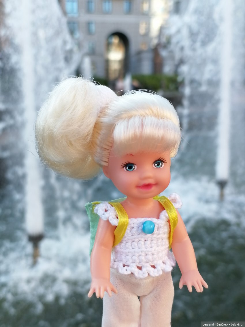 Лурения - Петербург: Камилла у фонтана