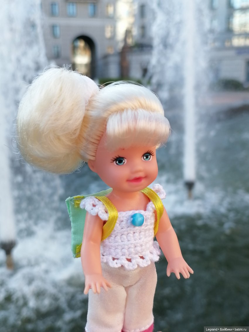 Лурения - Петербург: Камилла у фонтана