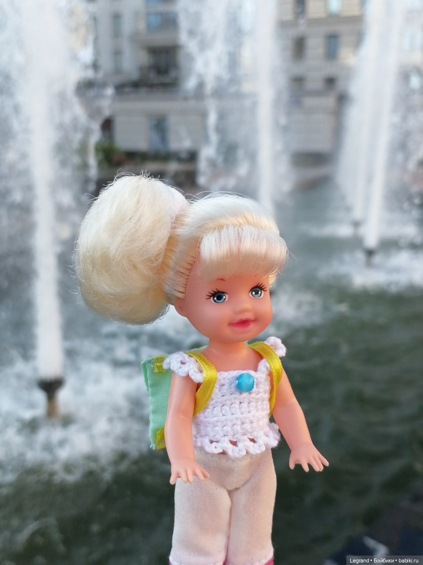 Лурения - Петербург: Камилла у фонтана