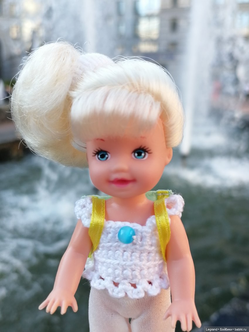 Лурения - Петербург: Камилла у фонтана