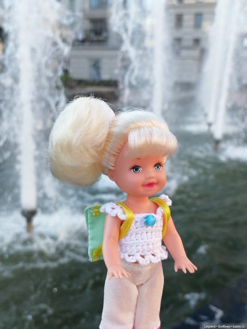 Лурения - Петербург: Камилла у фонтана