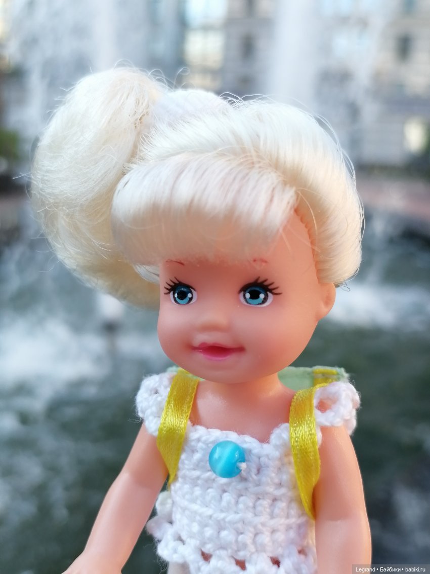 Лурения - Петербург: Камилла у фонтана