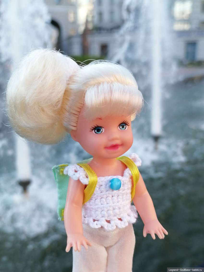 Лурения - Петербург: Камилла у фонтана