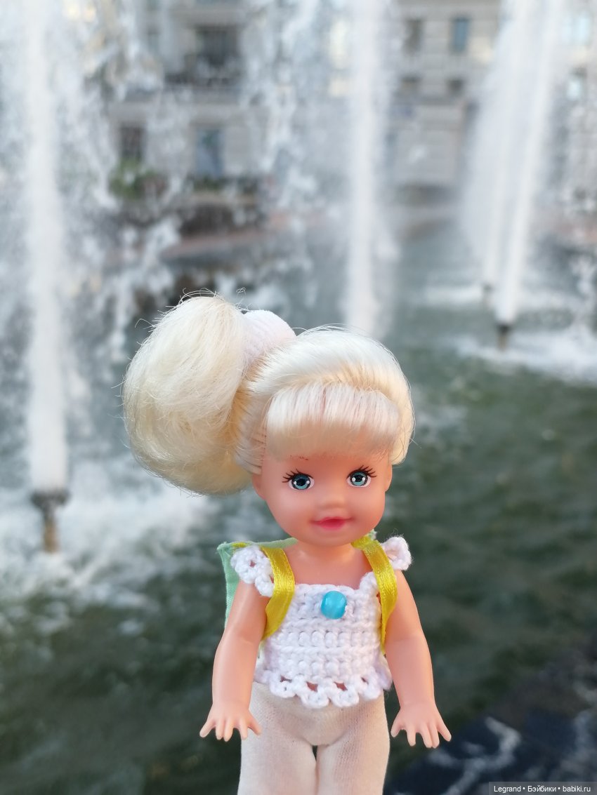 Лурения - Петербург: Камилла у фонтана