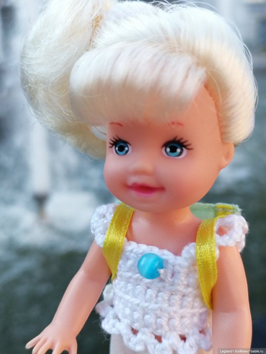 Лурения - Петербург: Камилла у фонтана