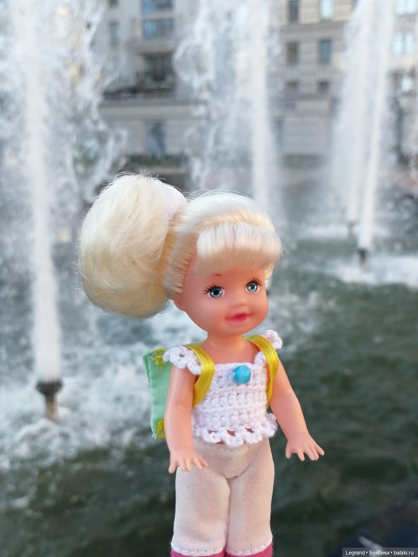 Лурения - Петербург: Камилла у фонтана