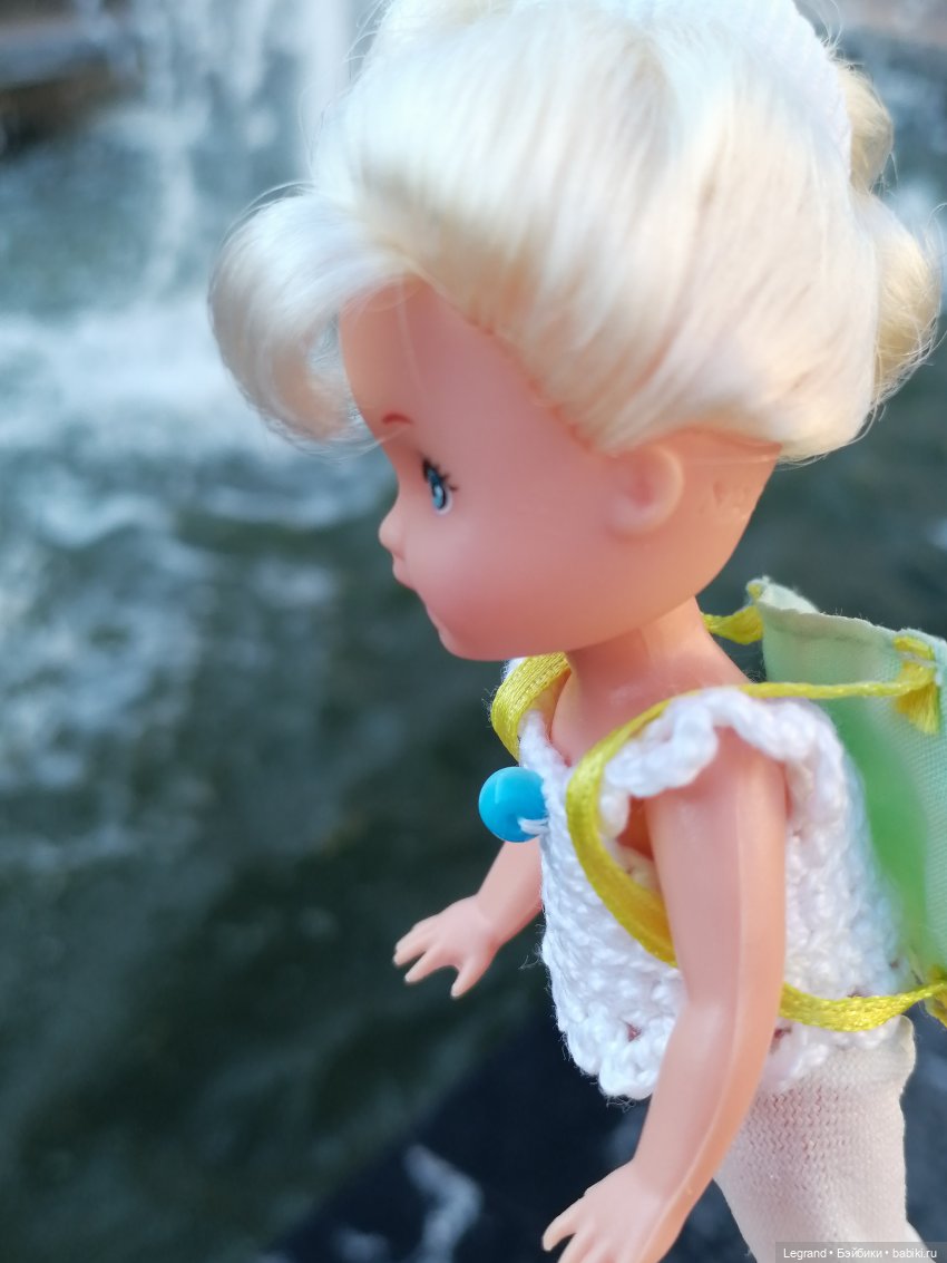 Лурения - Петербург: Камилла у фонтана