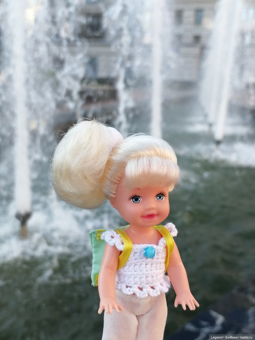 Лурения - Петербург: Камилла у фонтана