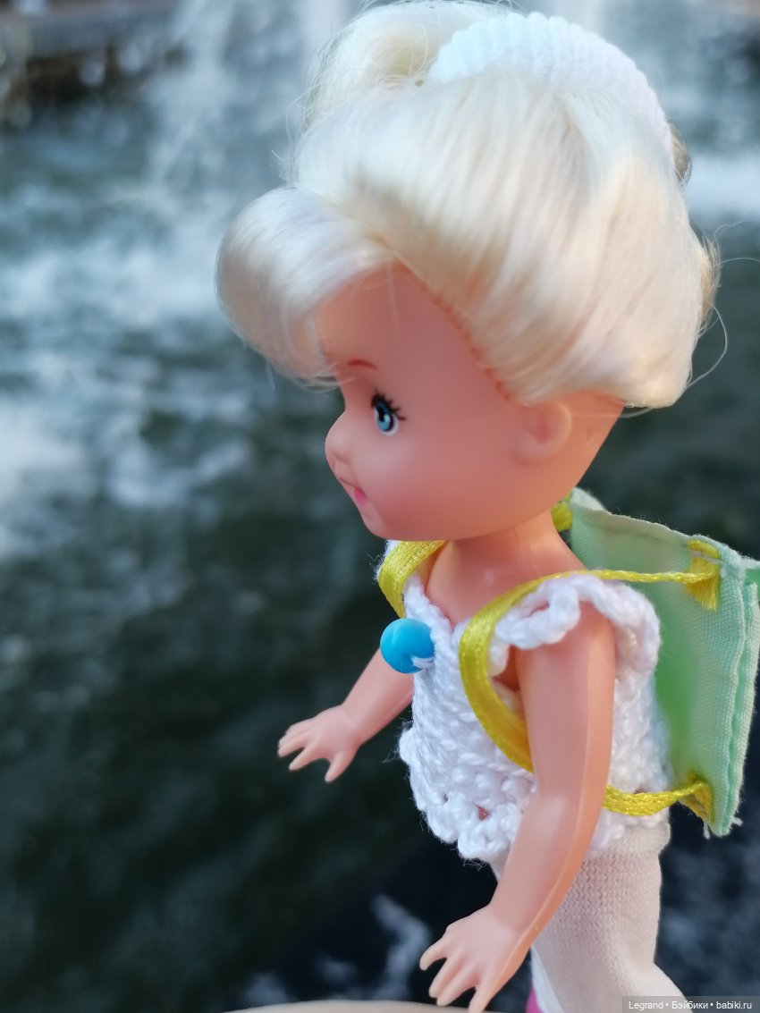 Лурения - Петербург: Камилла у фонтана