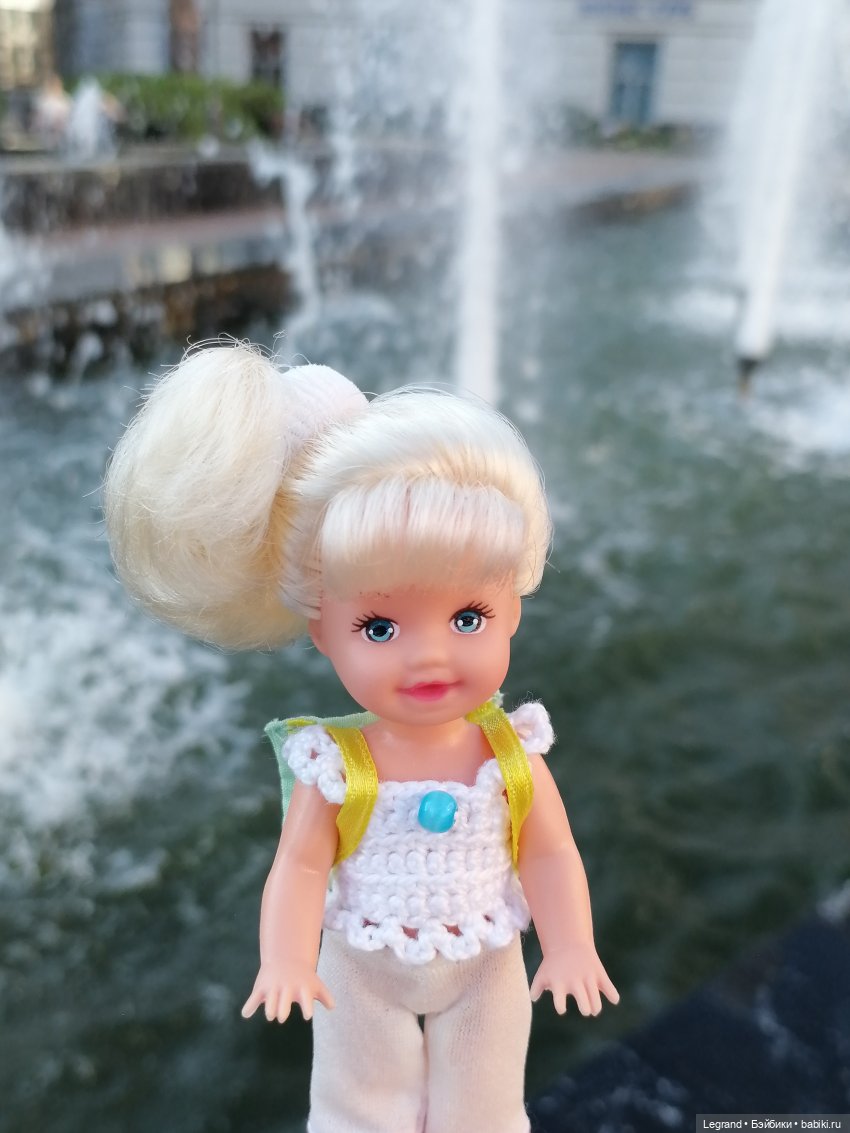 Лурения - Петербург: Камилла у фонтана