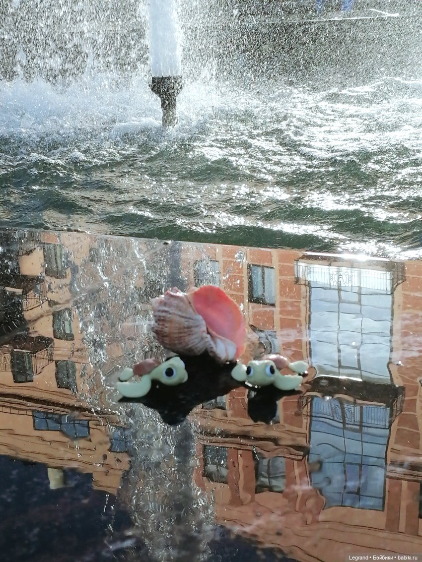 Лурения - Петербург: питомцы у фонтана