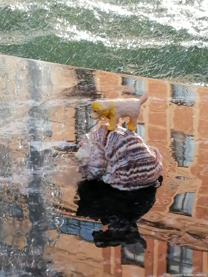 Лурения - Петербург: питомцы у фонтана