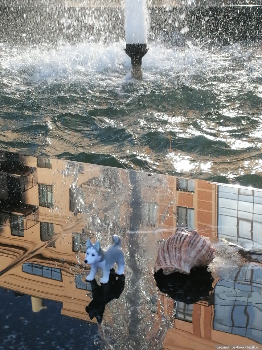 Лурения - Петербург: питомцы у фонтана