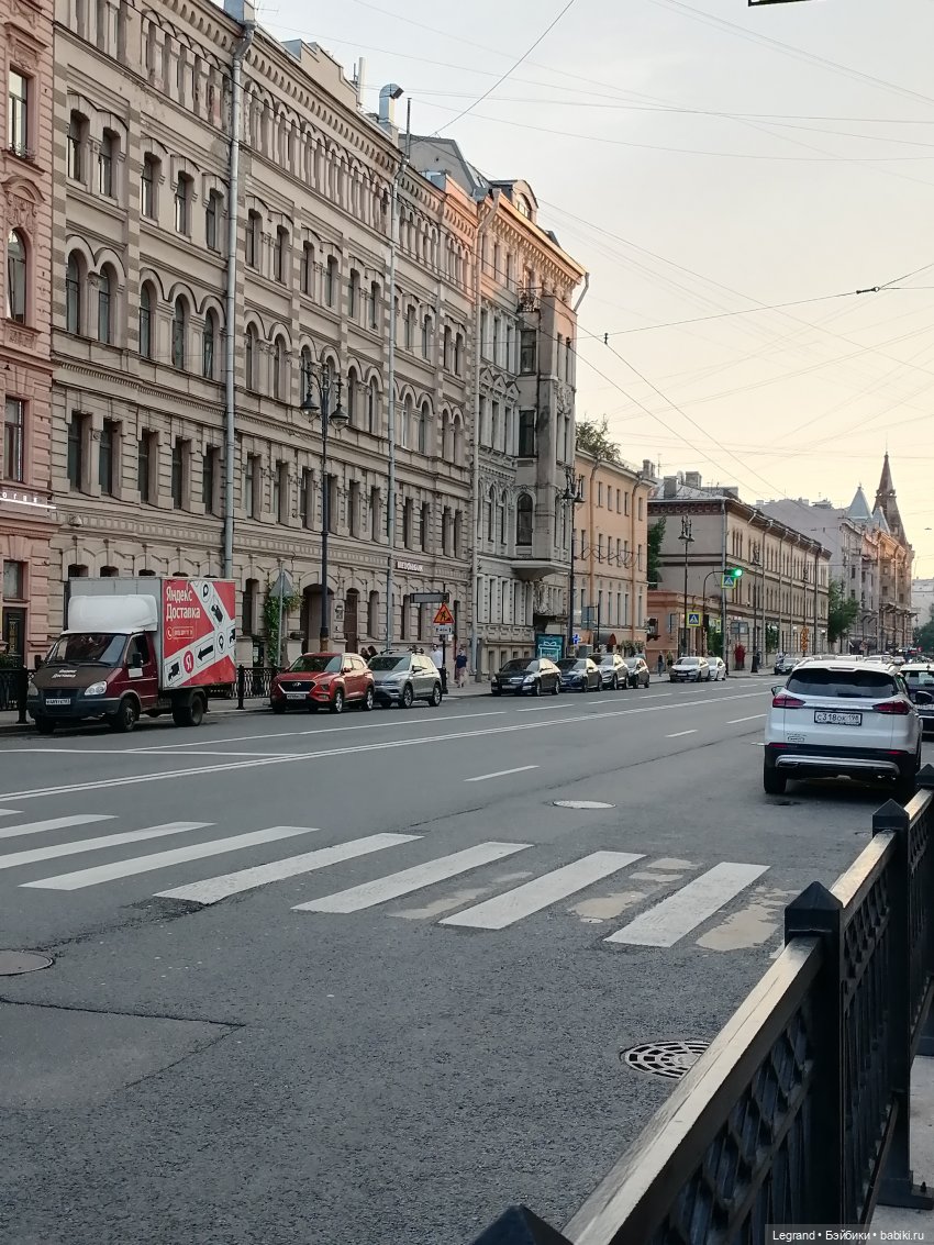 Санкт-Петербург: прогулка с Нектарином - Сад дружбы на Литейном (фото 2)