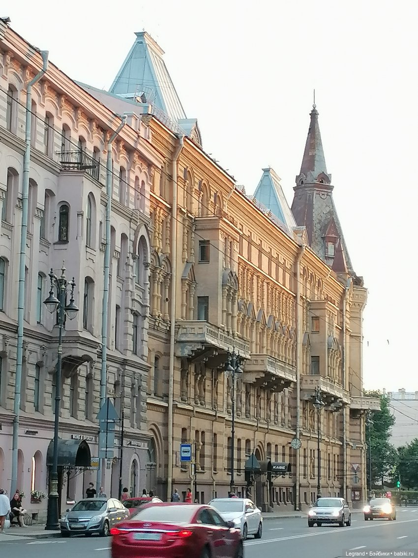 Санкт-Петербург: прогулка с Нектарином - Сад дружбы на Литейном (фото 5)