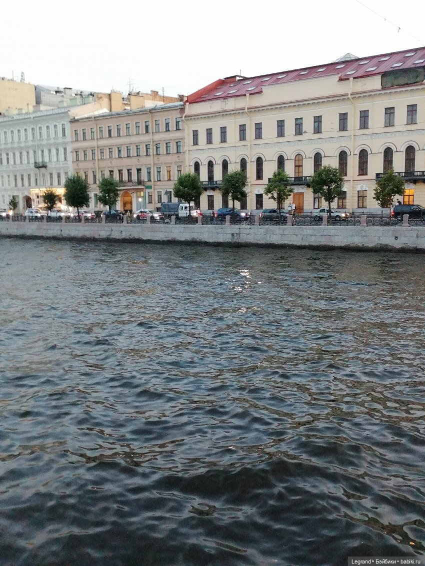 Санкт-Петербург: прогулка с Нектарином - Сад дружбы на Литейном