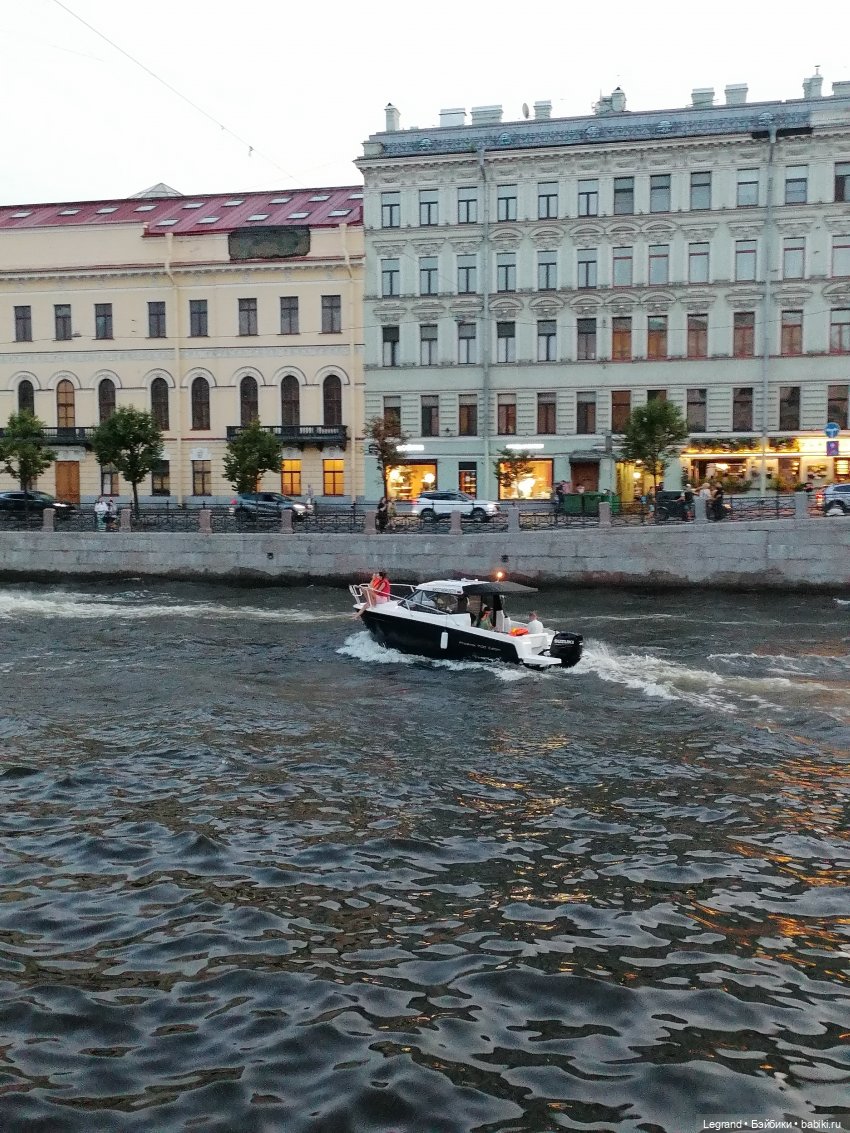 Санкт-Петербург: прогулка с Нектарином - Фонтанка и не только