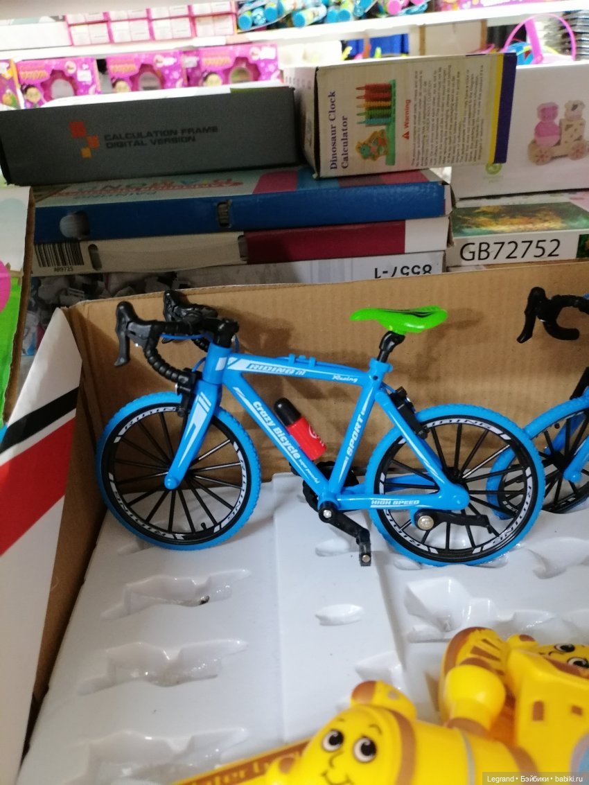 Санкт-Петербург: прогулка с Нектарином - Сад дружбы на Литейном