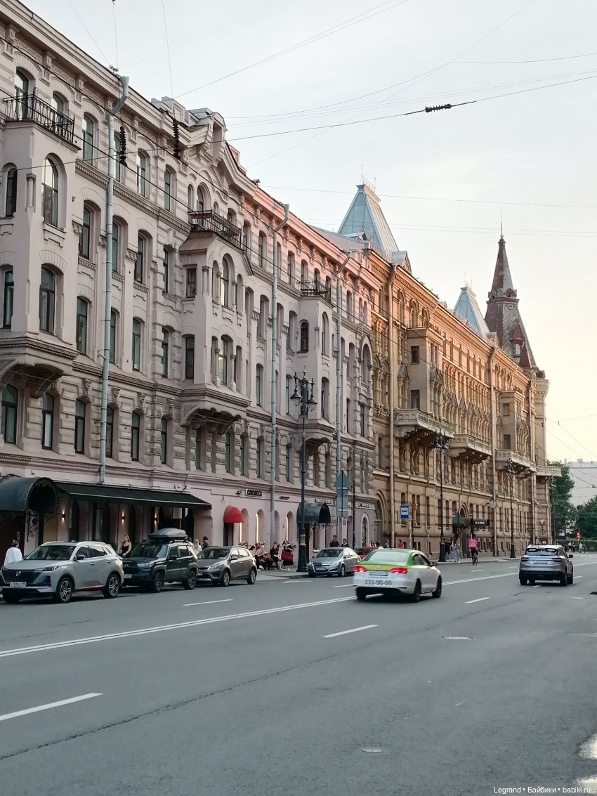 Санкт-Петербург: прогулка с Нектарином - Сад дружбы на Литейном (фото 4)