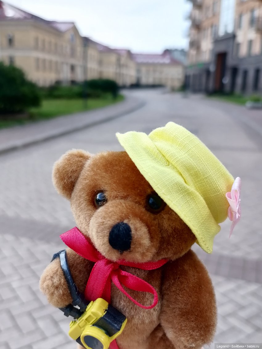 Санкт-Петербург: Мишель и фонтаны в Парадном