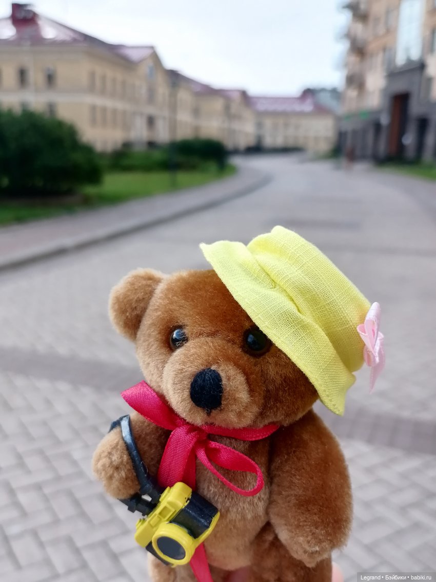 Санкт-Петербург: Мишель и фонтаны в Парадном