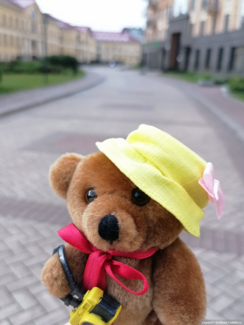 Санкт-Петербург: Мишель и фонтаны в Парадном