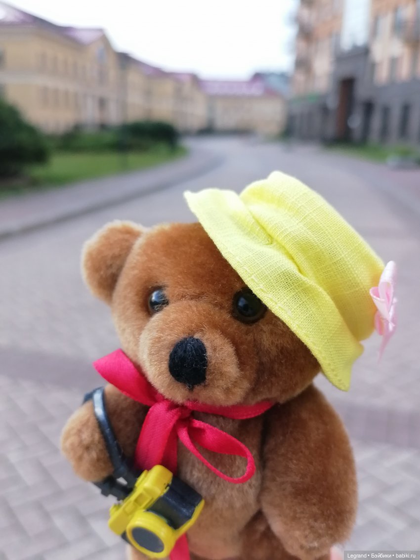 Санкт-Петербург: Мишель и фонтаны в Парадном