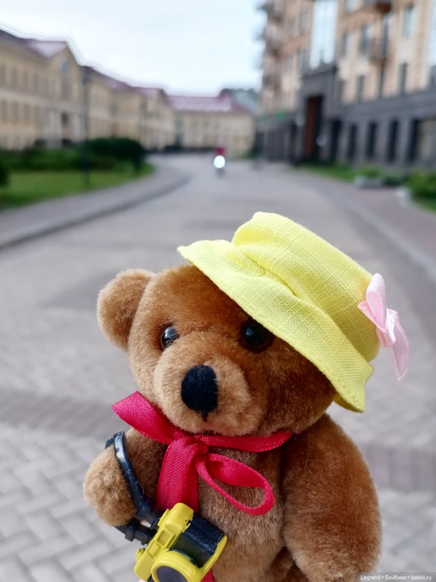 Санкт-Петербург: Мишель и фонтаны в Парадном