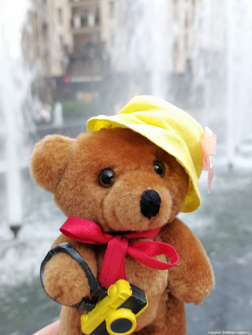 Санкт-Петербург: Мишель и фонтаны в Парадном