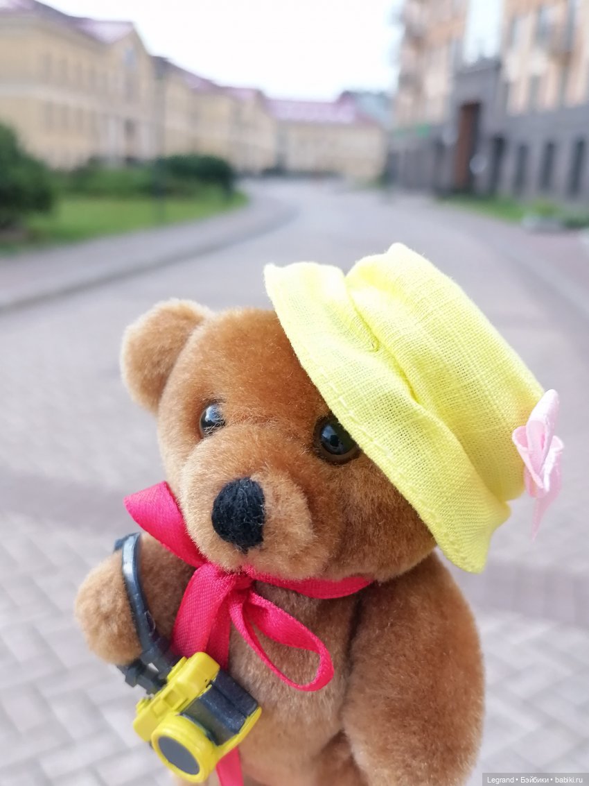 Санкт-Петербург: Мишель и фонтаны в Парадном