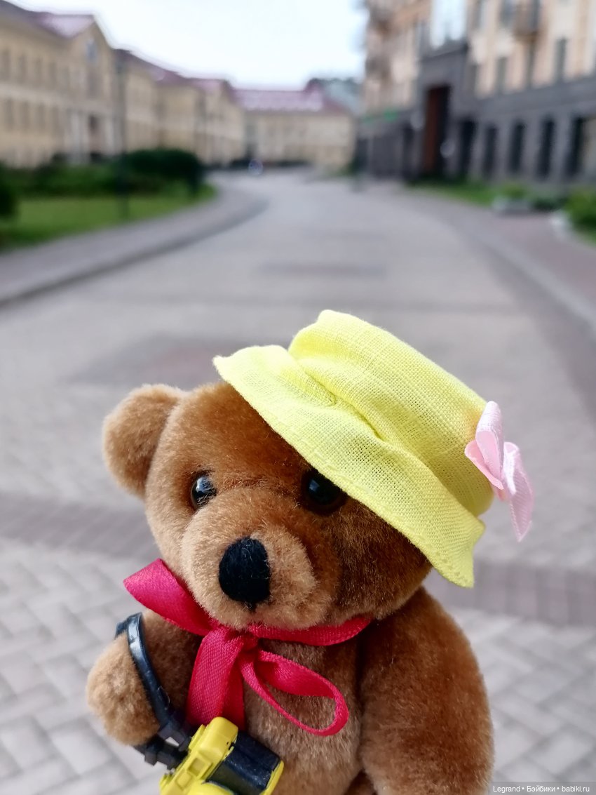 Санкт-Петербург: Мишель и фонтаны в Парадном