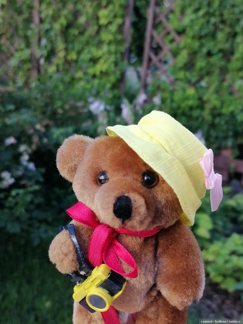 Из жизни моих мишек: Мишель во внутреннем дворе особняка И.К. Мясникова