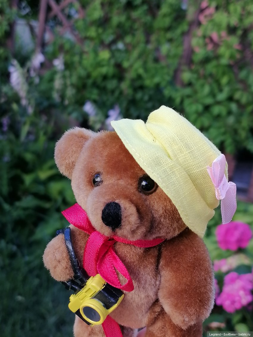 Из жизни моих мишек: Мишель во внутреннем дворе особняка И.К. Мясникова