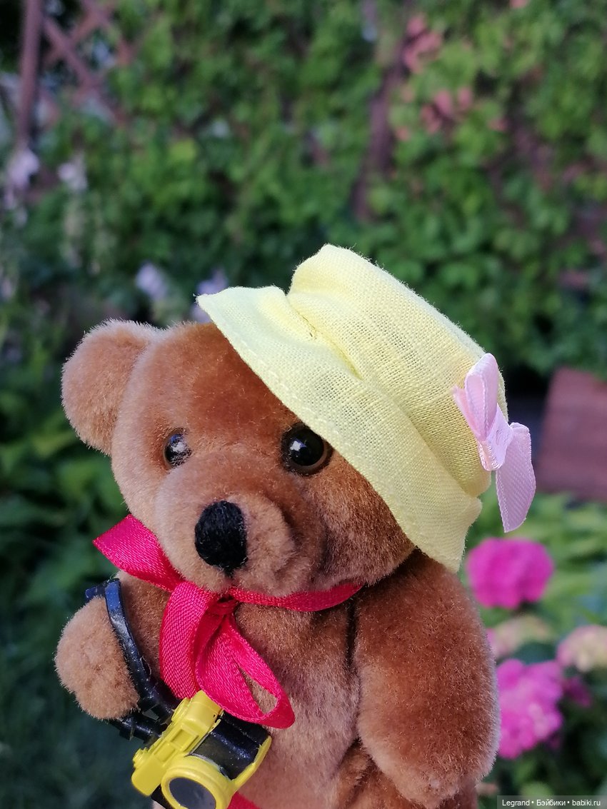 Из жизни моих мишек: Мишель во внутреннем дворе особняка И.К. Мясникова