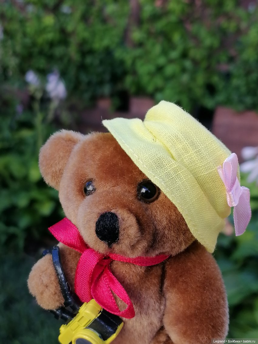 Из жизни моих мишек: Мишель во внутреннем дворе особняка И.К. Мясникова