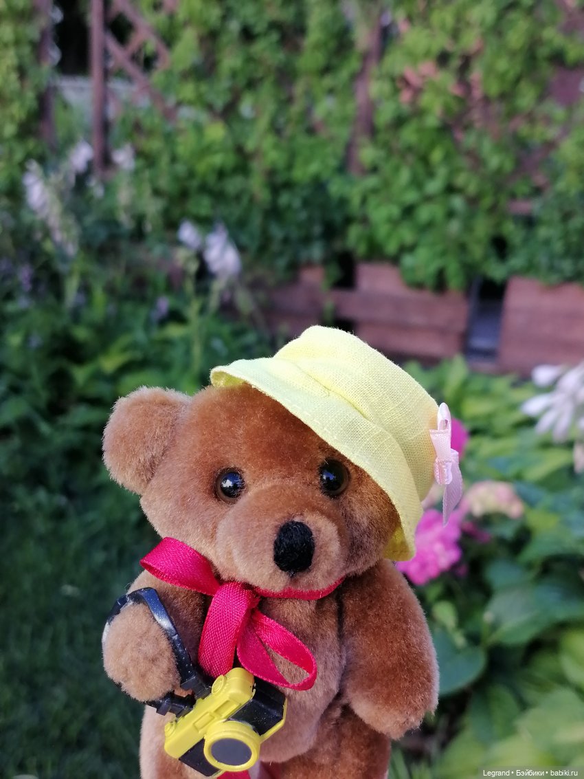 Из жизни моих мишек: Мишель во внутреннем дворе особняка И.К. Мясникова