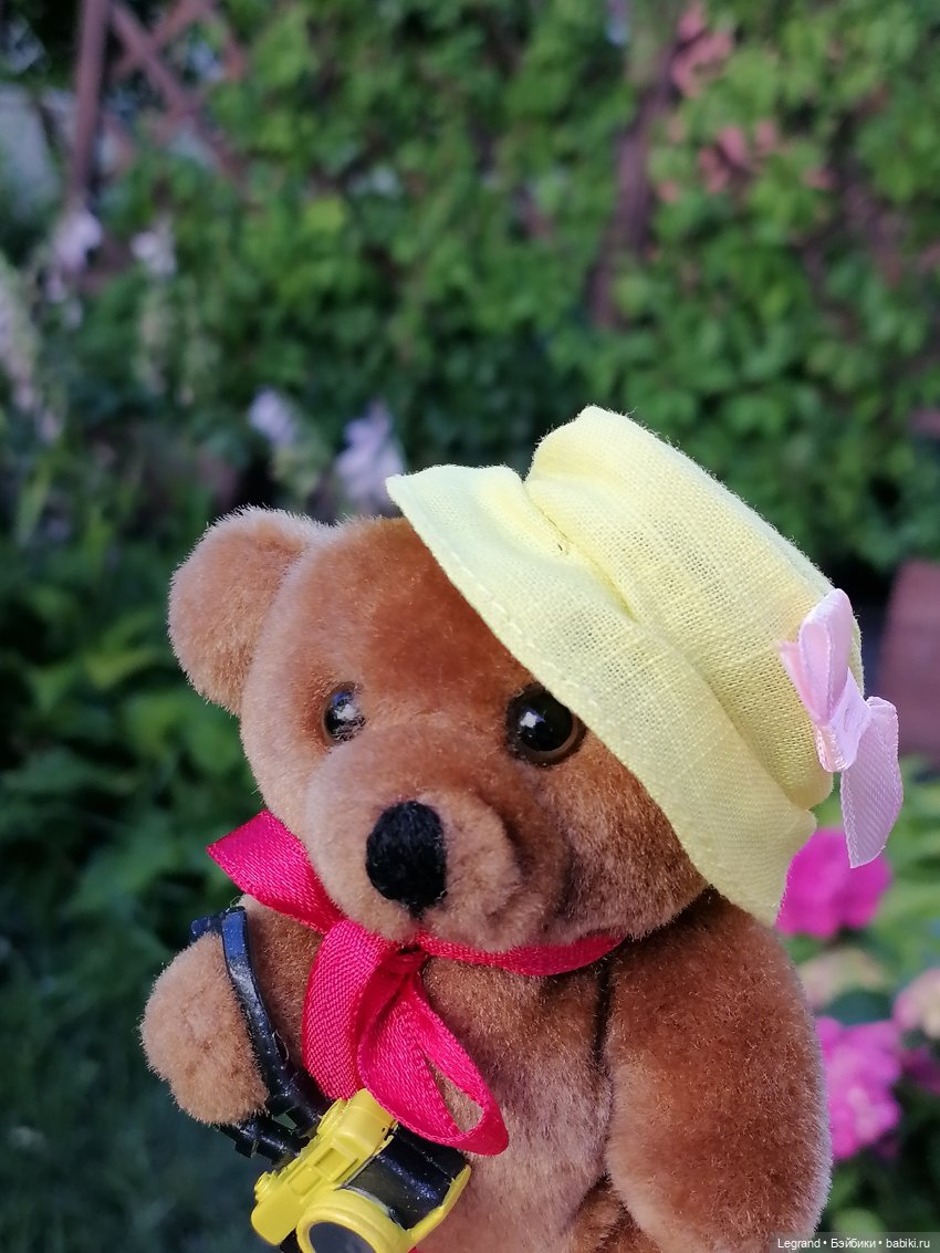 Из жизни моих мишек: Мишель во внутреннем дворе особняка И.К. Мясникова