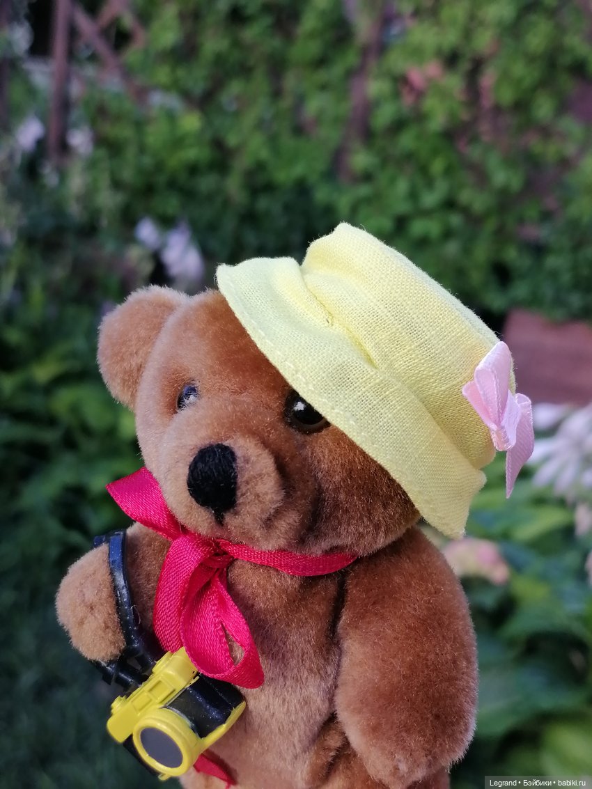 Из жизни моих мишек: Мишель во внутреннем дворе особняка И.К. Мясникова