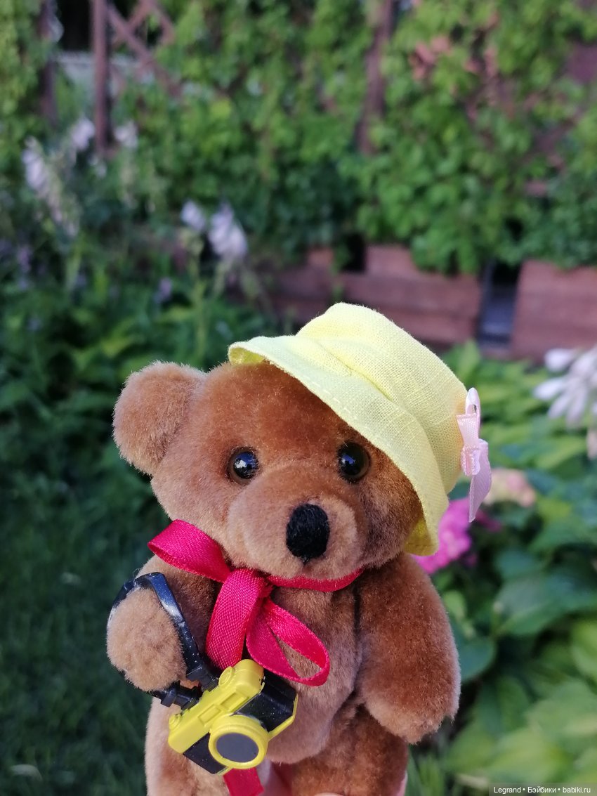 Из жизни моих мишек: Мишель во внутреннем дворе особняка И.К. Мясникова