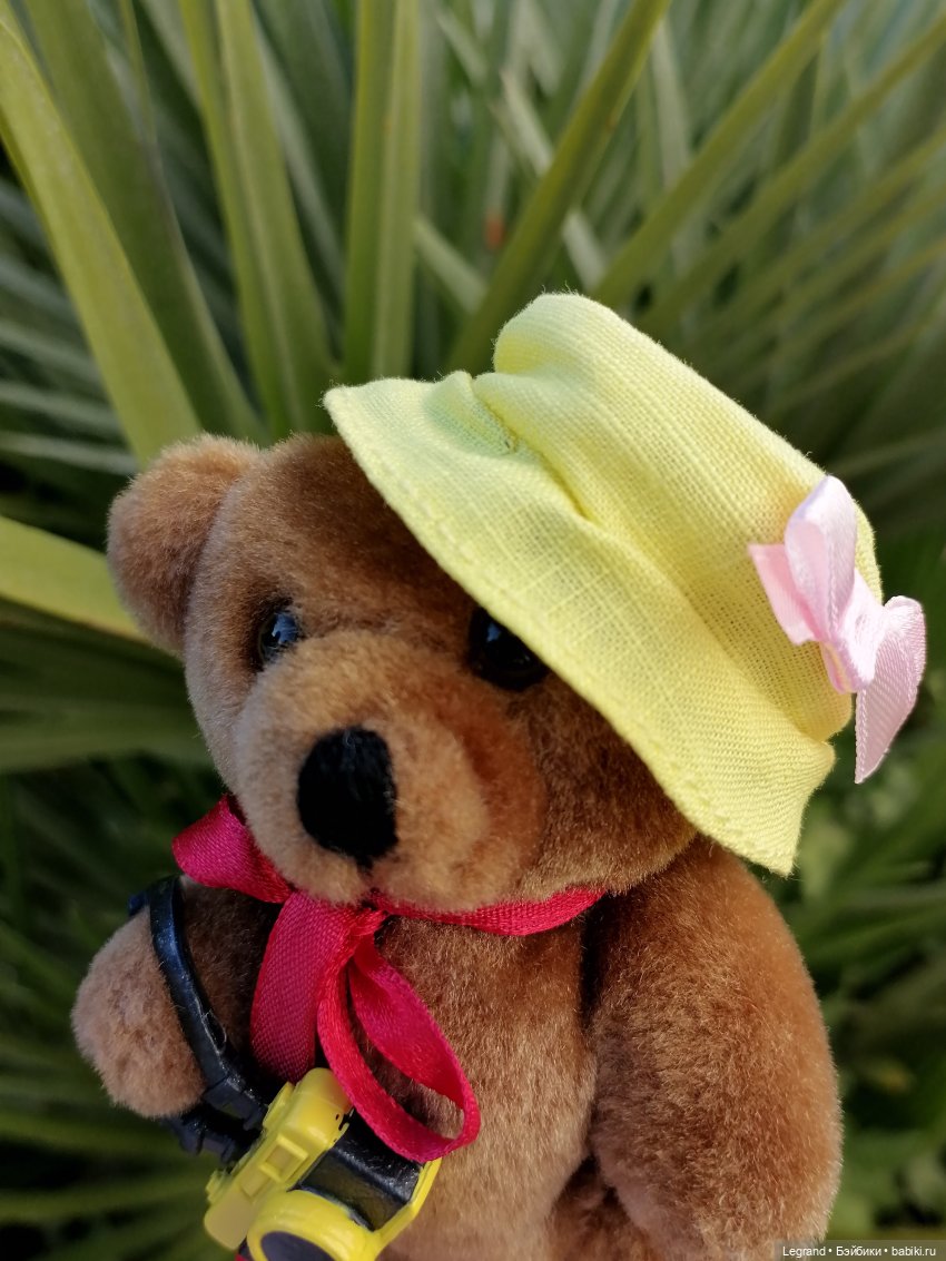 Из жизни моих мишек: Мишель во дворе особняка И.К. Мясникова - пальмы